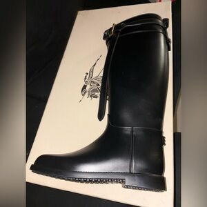 Burberry Sleek Black Winter Boots